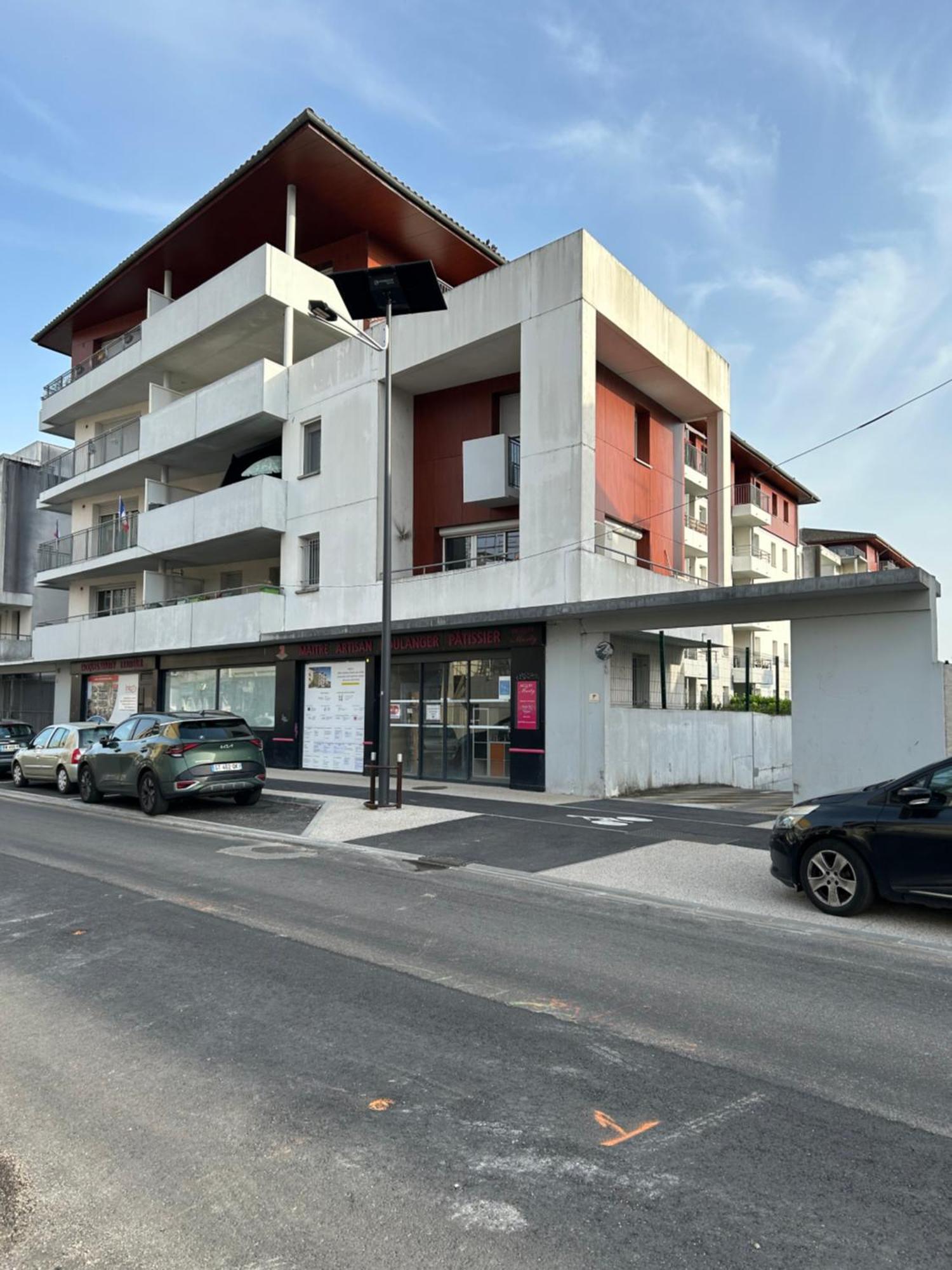 Appartement Cosy Agen Centre Avec Lit King Size Exterior photo